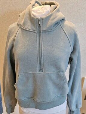 Sage Green Cozy Hoodie Size Womens M  Cropped Soft Thick 1/4 Zip Sweatshirt EUC